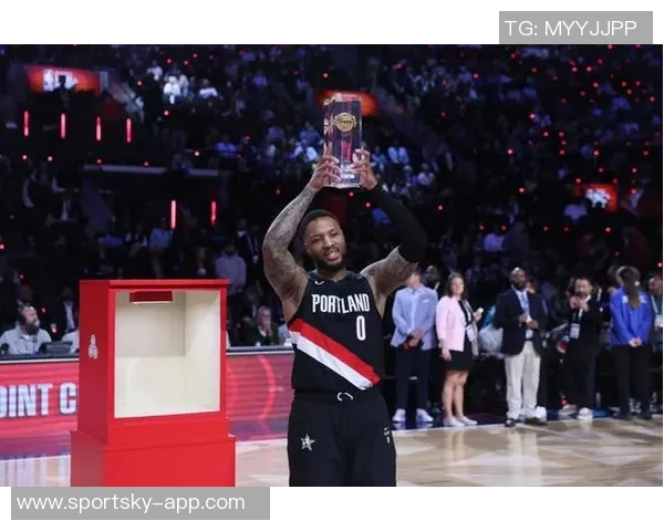 克莱深情寄语利拉德了解他的挑战与坚持期待他强势回归的信心